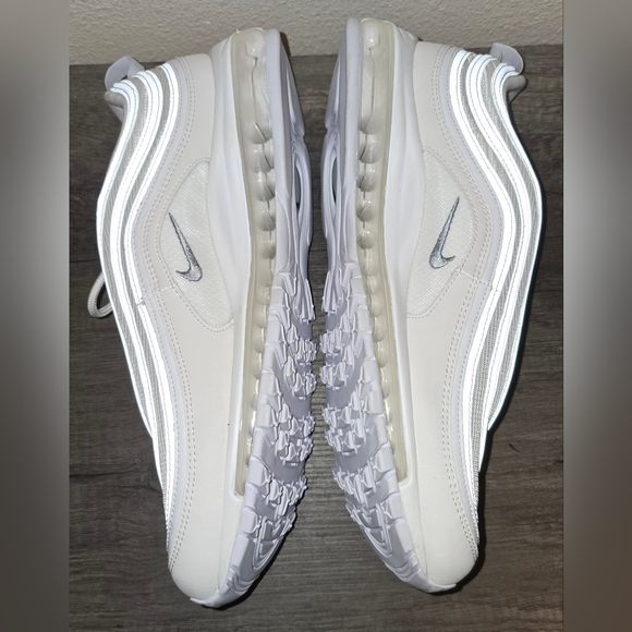 Men's Nike Air Max 97 Casual Shoes - Picture 4 of 6